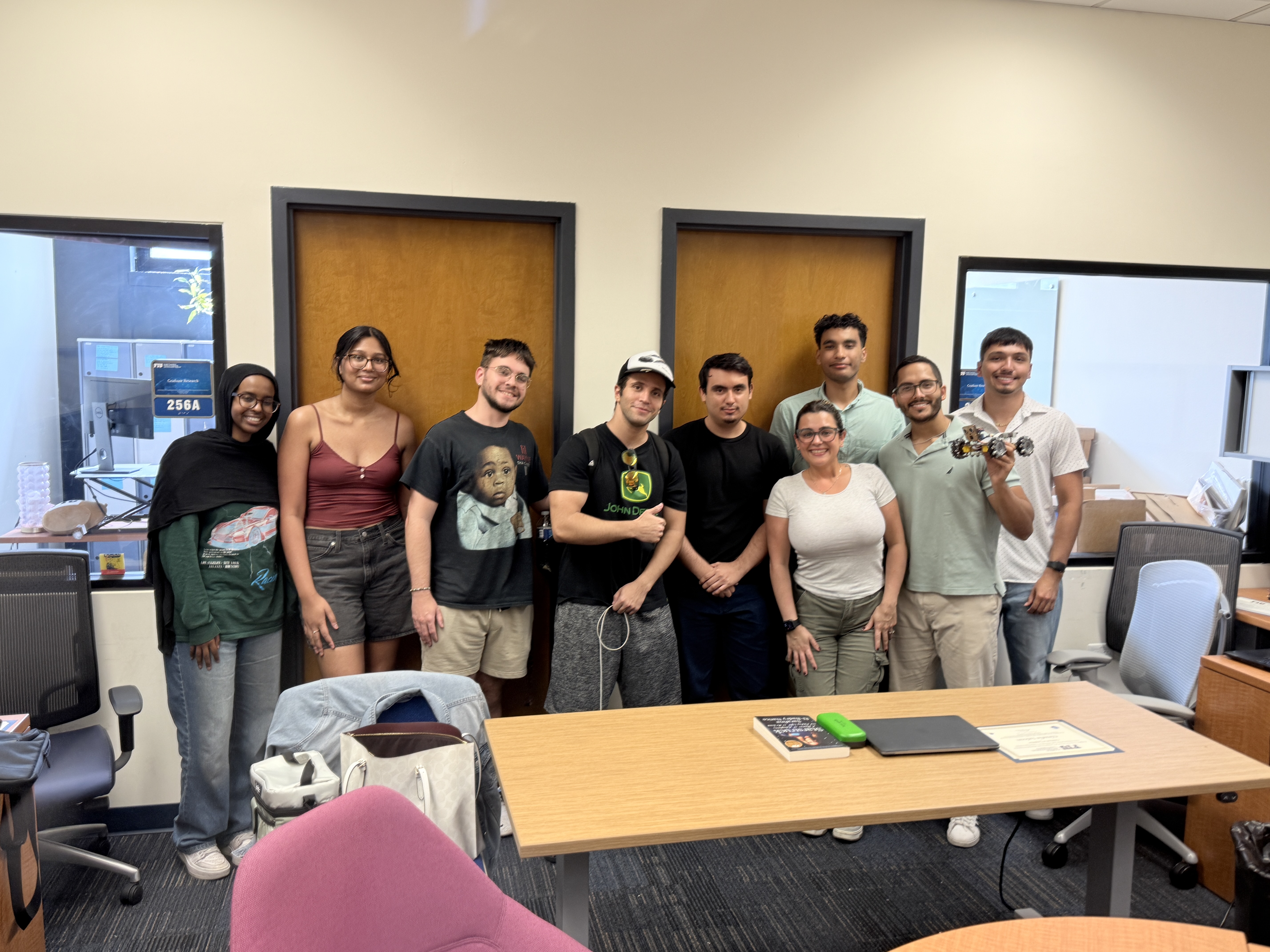 REU 2025 Group Photo 1
